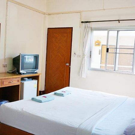 Safe House Court Hotel Csiangmaj Kültér fotó