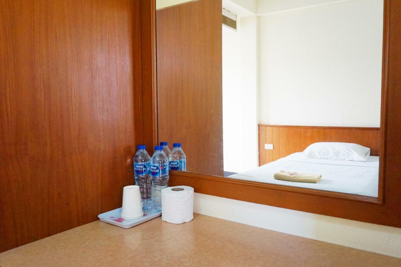 Safe House Court Hotel Csiangmaj Kültér fotó